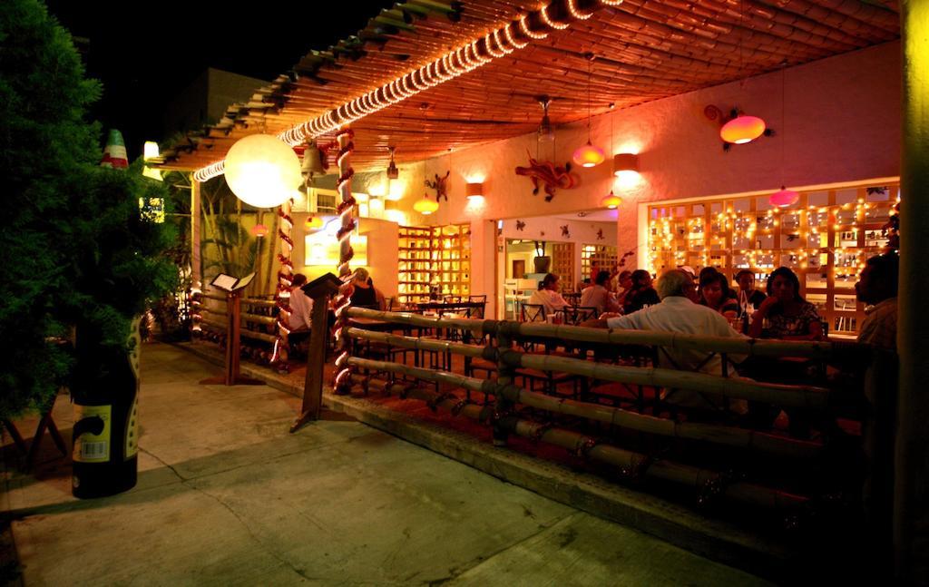 Hotel Plaza Tangolunda Ngoại thất bức ảnh