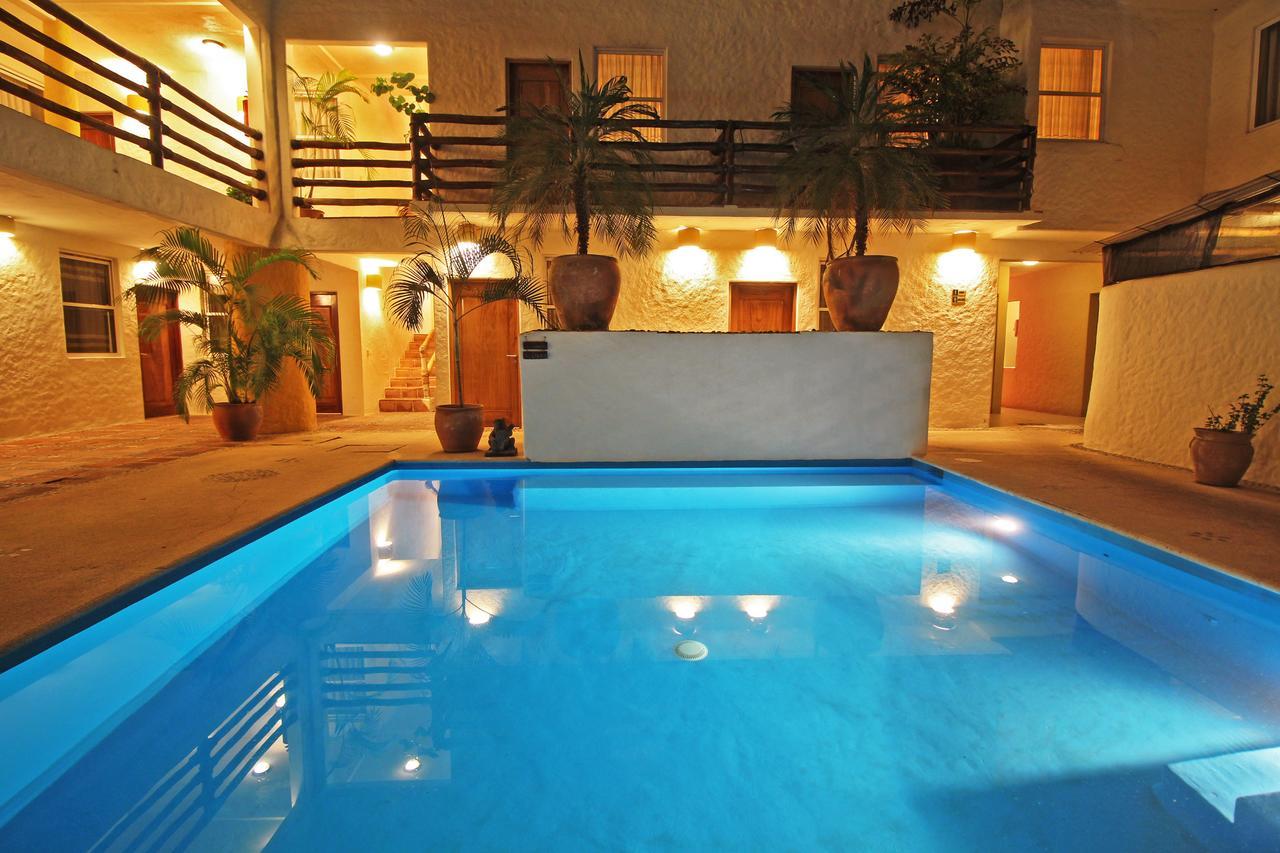 Hotel Plaza Tangolunda Ngoại thất bức ảnh