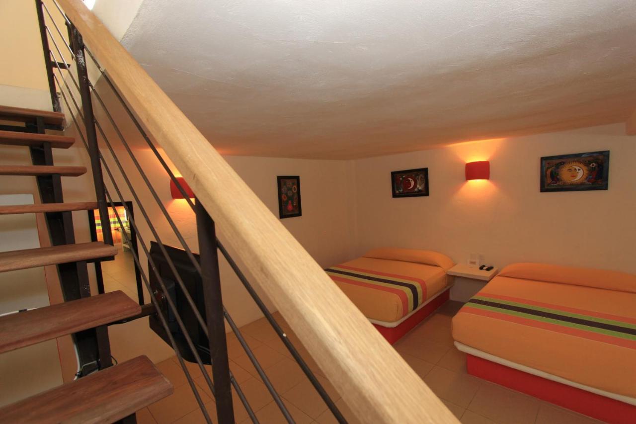 Hotel Plaza Tangolunda Ngoại thất bức ảnh
