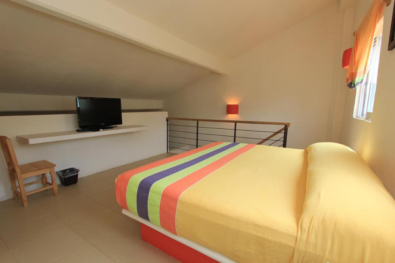 Hotel Plaza Tangolunda Ngoại thất bức ảnh