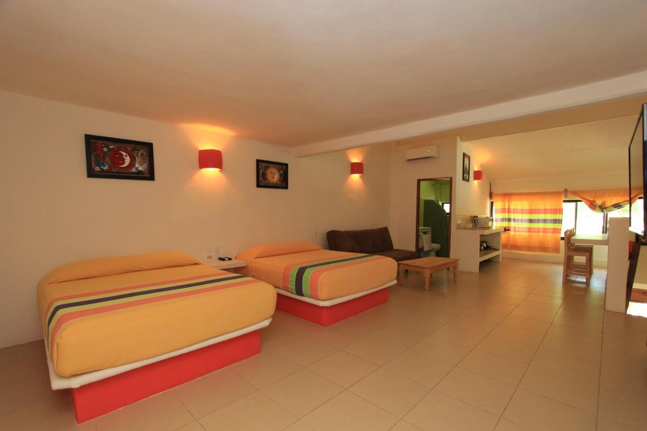 Hotel Plaza Tangolunda Ngoại thất bức ảnh