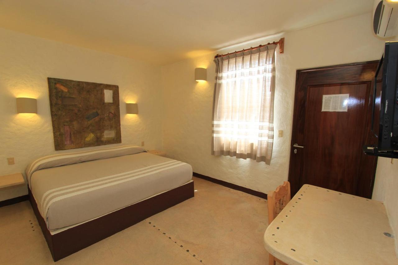 Hotel Plaza Tangolunda Ngoại thất bức ảnh