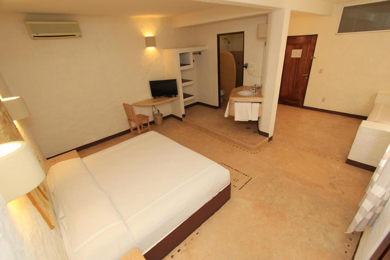 Hotel Plaza Tangolunda Ngoại thất bức ảnh