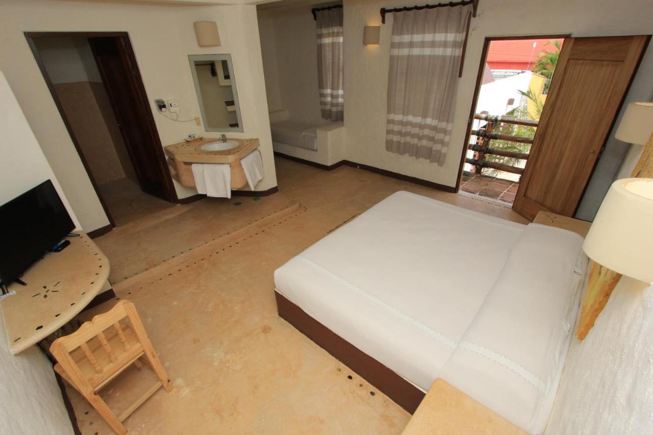 Hotel Plaza Tangolunda Ngoại thất bức ảnh