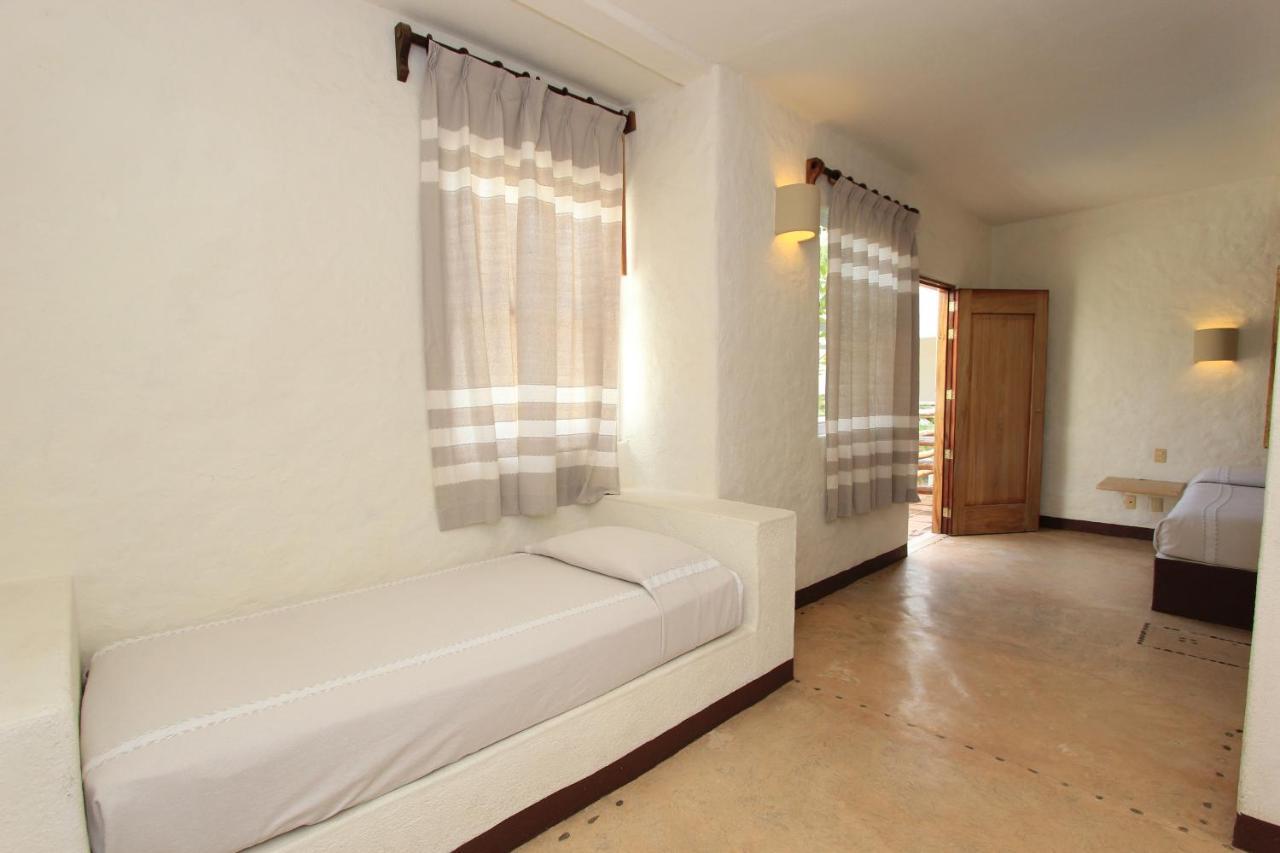 Hotel Plaza Tangolunda Ngoại thất bức ảnh