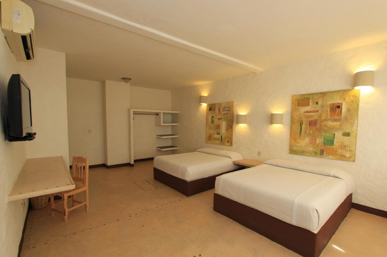 Hotel Plaza Tangolunda Ngoại thất bức ảnh