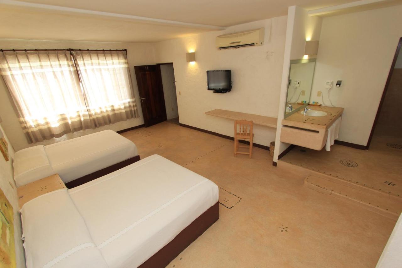 Hotel Plaza Tangolunda Ngoại thất bức ảnh