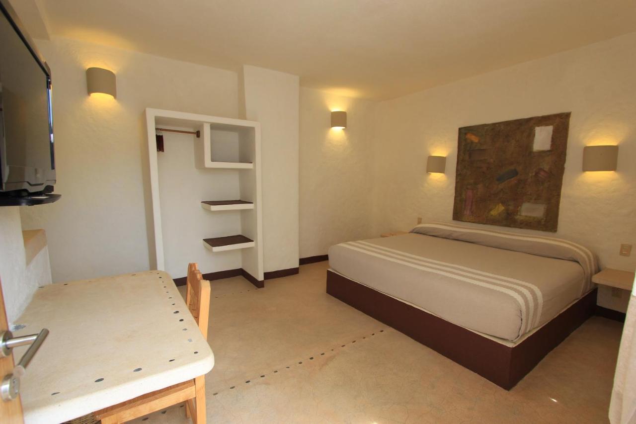 Hotel Plaza Tangolunda Ngoại thất bức ảnh
